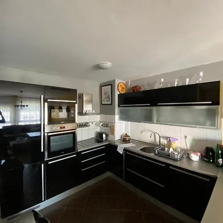 Titanic Apartment